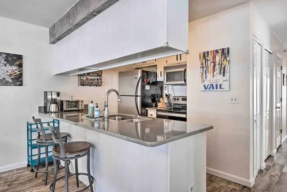 Cozy East Vail Condo ~ 6 Mi to Vail Village