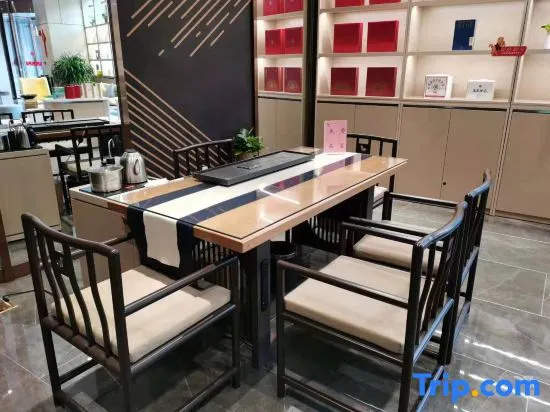Z Manl International Hotel (Tianjin Airport Binhai International Airport)