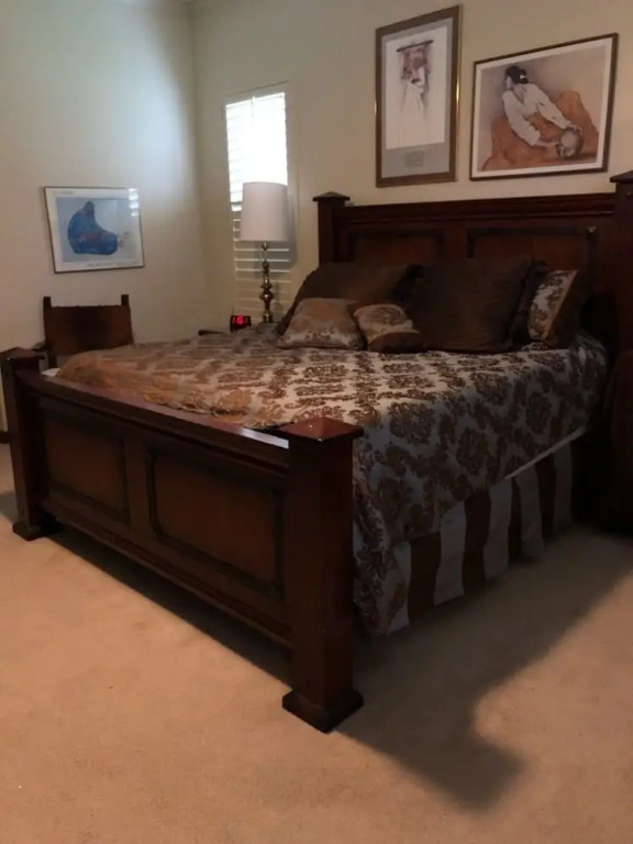 Twelve Oaks Hill Country Inn
