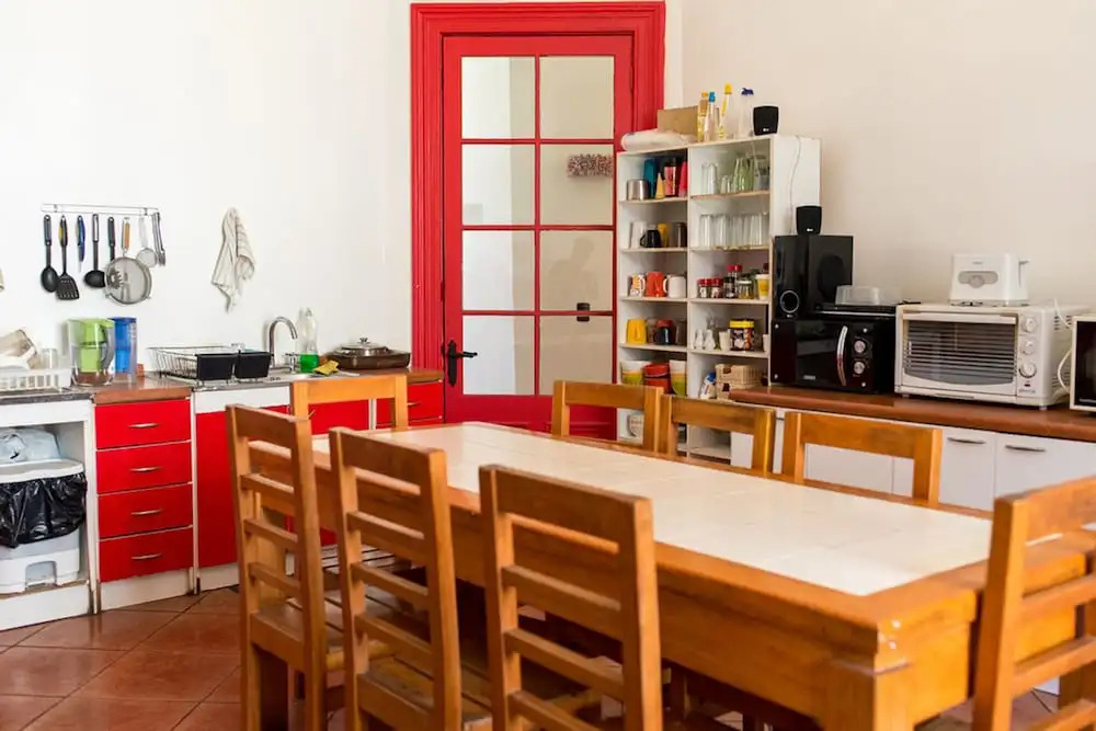 Hostal Irreal - Hostel