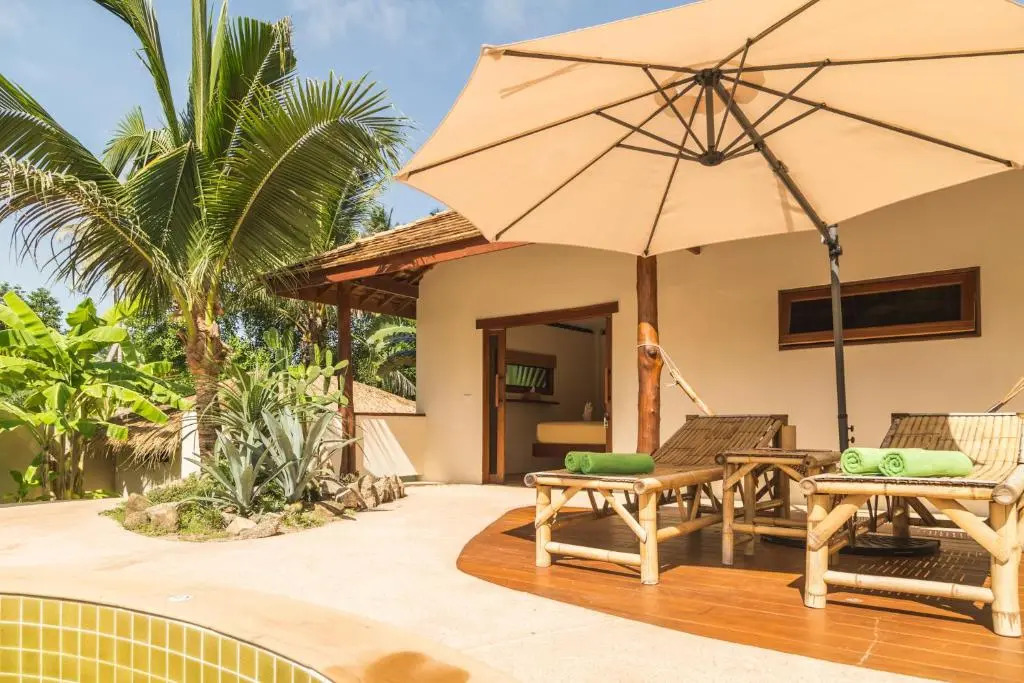 Baan Bai Mai, 2 villas, 8 bedrooms for 16 guests