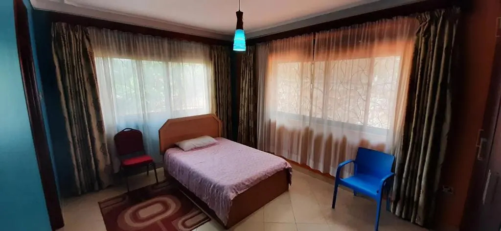 4 Bedroom Lake View House in Buziga