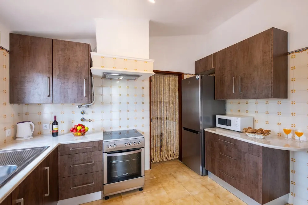 Villa Sunshine - Escapadinha tranquila com piscina e BBQ em Armação de Pêra