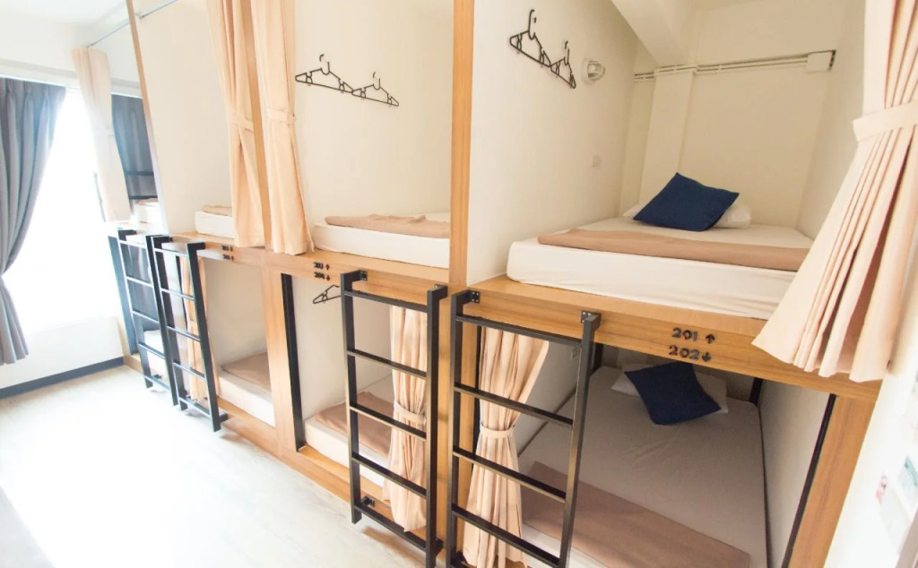 Pier 49 Hostel
