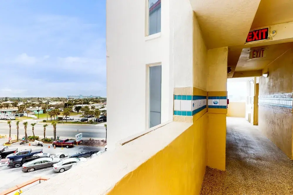Harbour Beach Resort 518