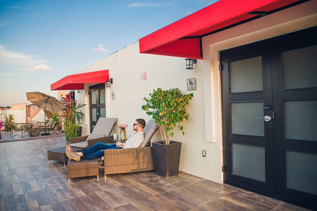 H177 Hotel