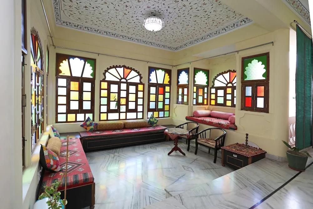 OYO 9540 Home Heritage near City Palace