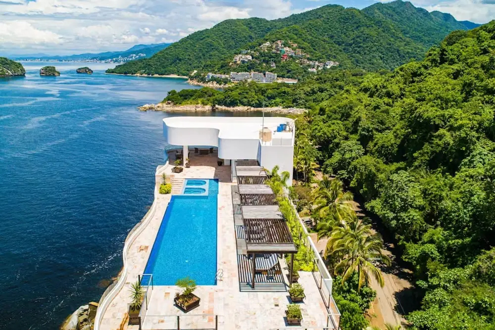 Oceanfront, 8th-floor Condo With Pool, Pool spa & Large Balcony
