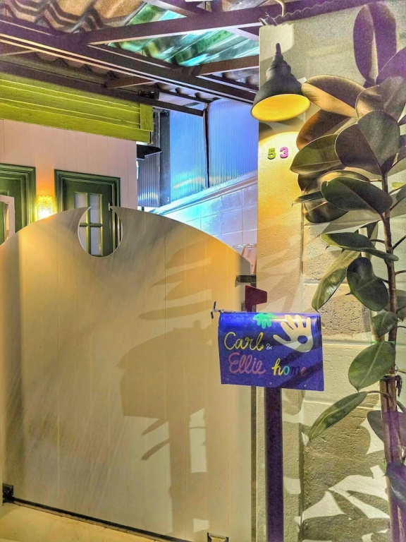 Homey Home UP Themed Near MRT Samyot