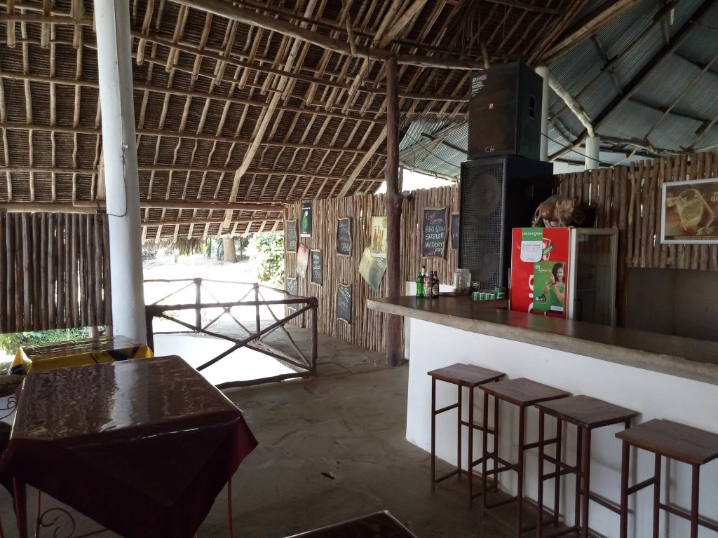 Курортный Отель Travellers Inn Resort Malindi