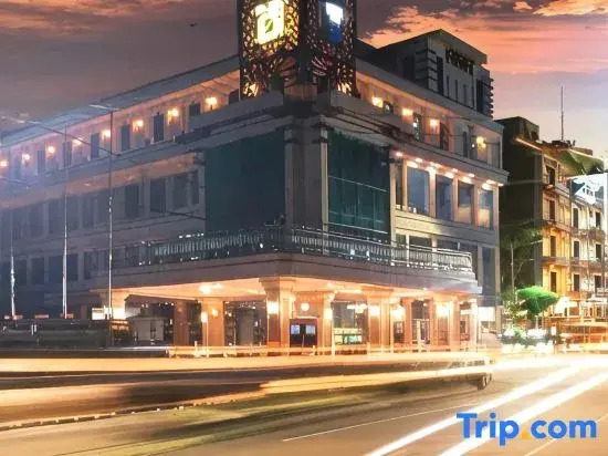 Hotel Golden Season