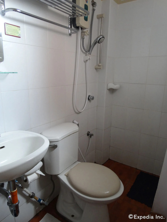 RueMango Apartelle and Suites