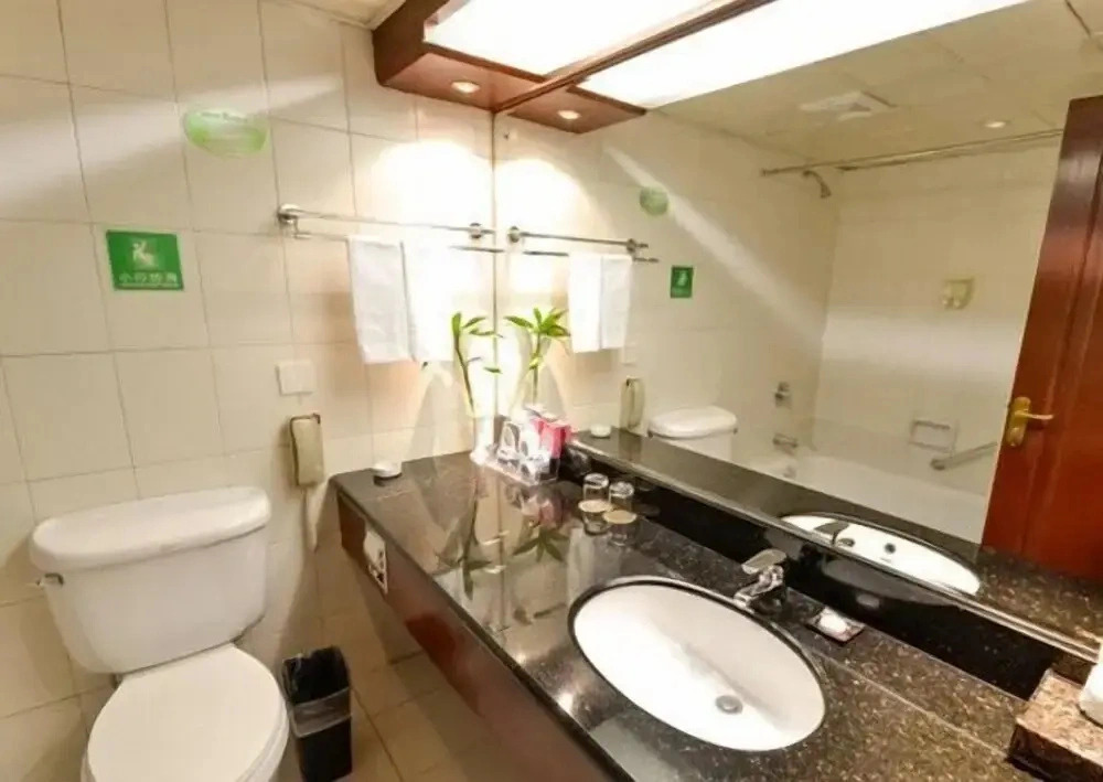 Dongfang Hotel