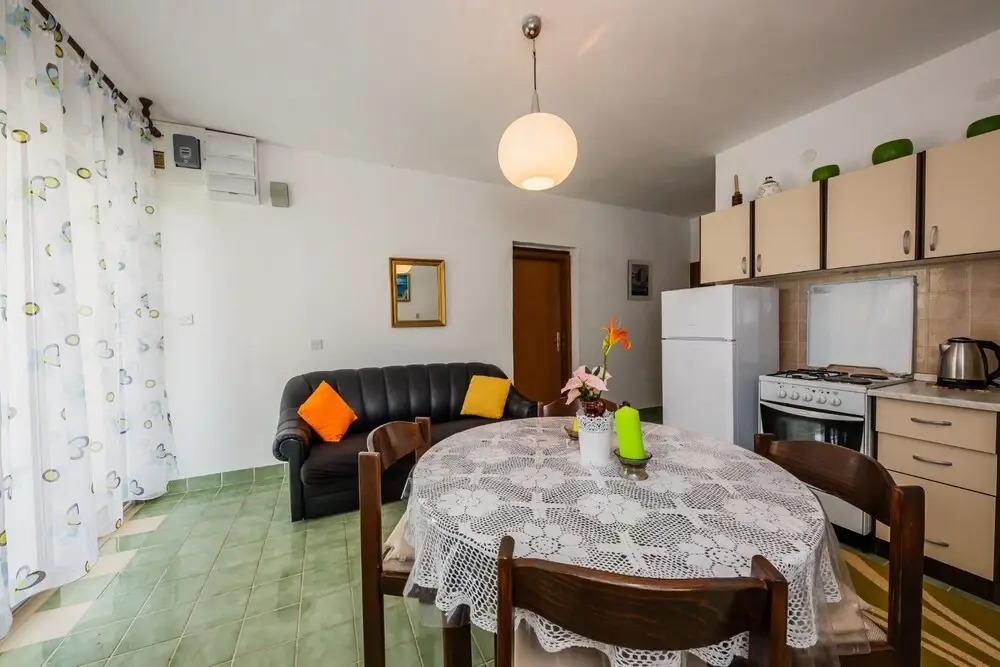 Apartments Grgin