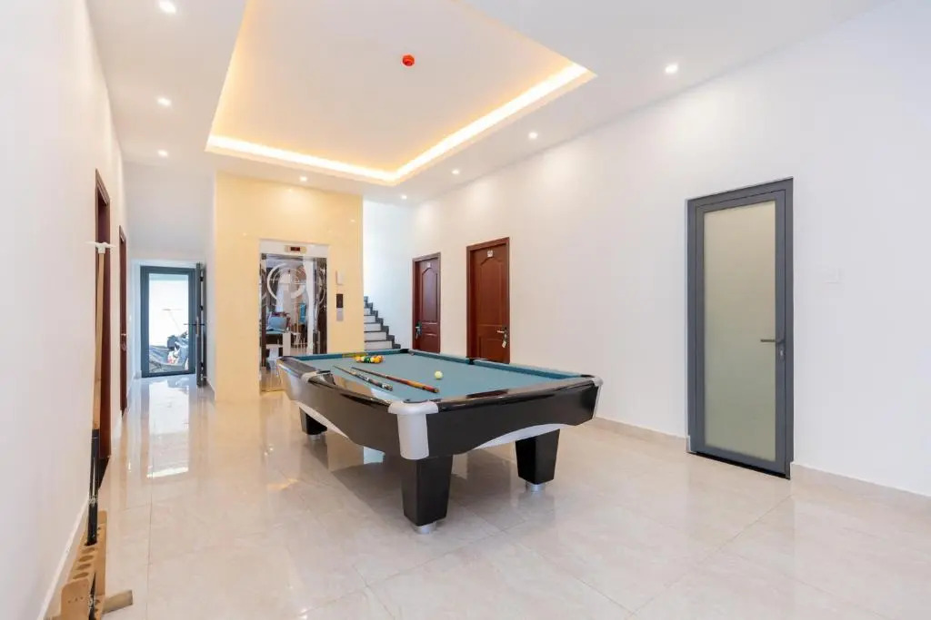 Palm Villa 34 ( Luxury Villa with 17 bed room, karaoke & bida inside)