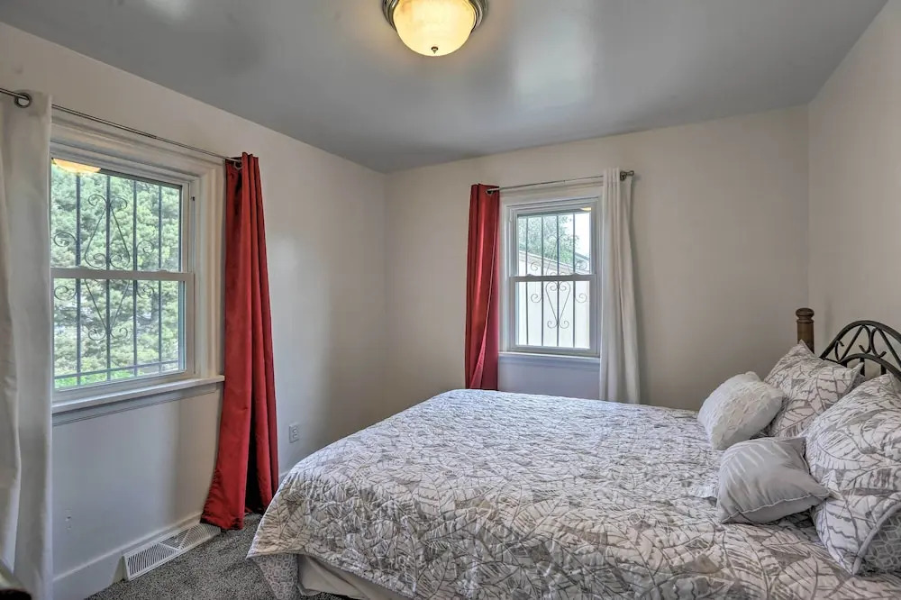 Trendy Denver Getaway ~ 4 Mi to Downtown!