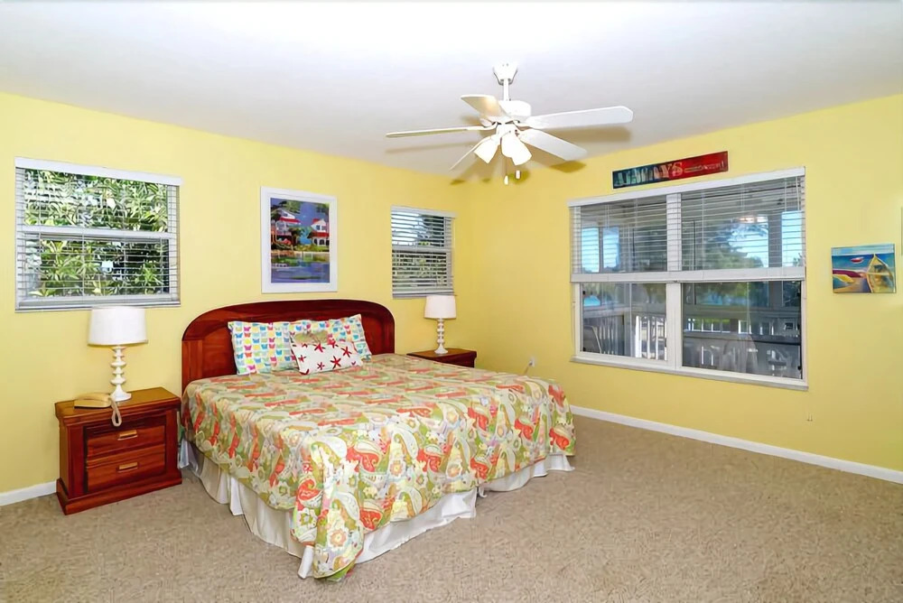 Hibiscus House 4 Bedrooms 3 Bathrooms Home