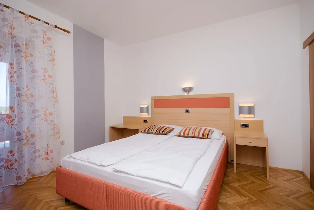 Apartments Mirjana