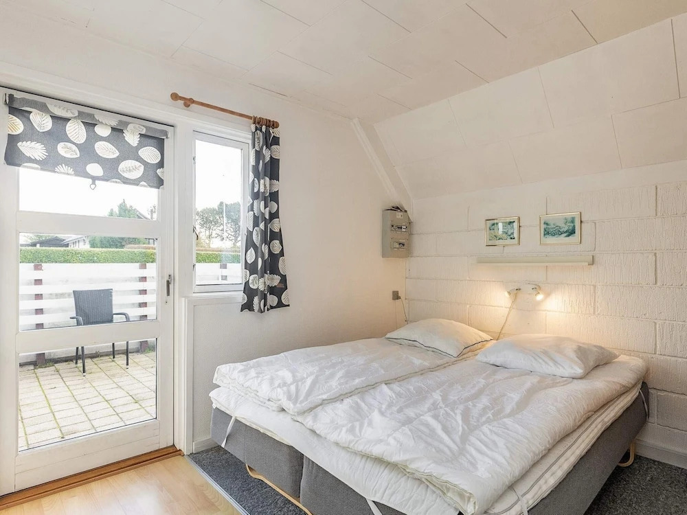 6 Person Holiday Home in Bogense