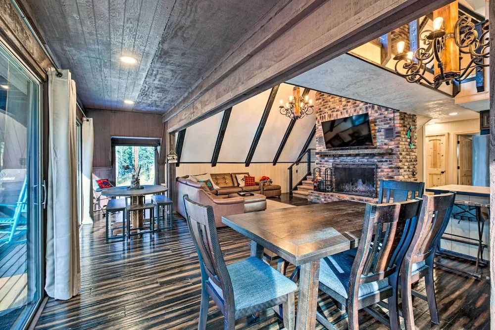 Family-friendly Red River Retreat w/ Deck!