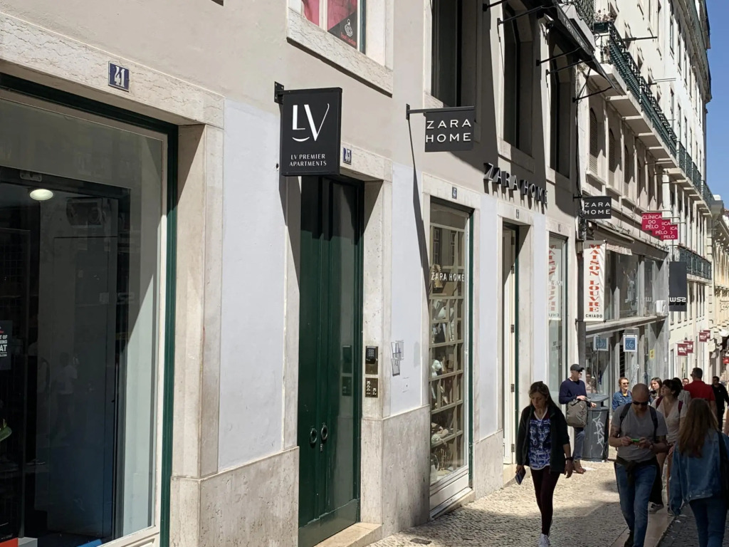 LV Premier Chiado CH7 AC, Central, Elevator