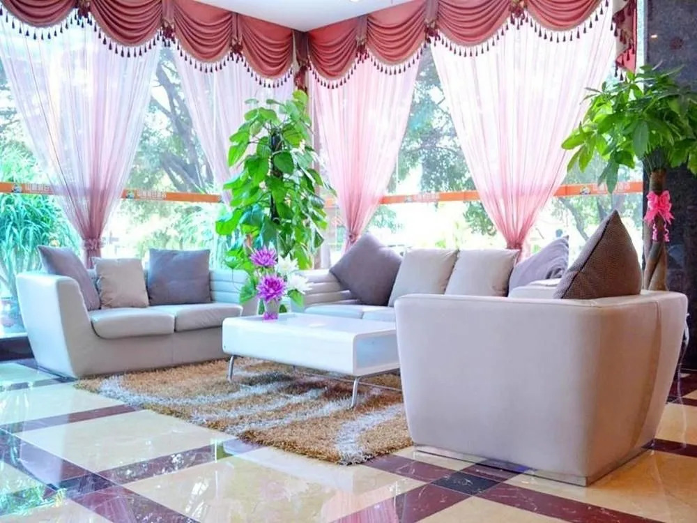 Nanning Hawks Holiday Hotel