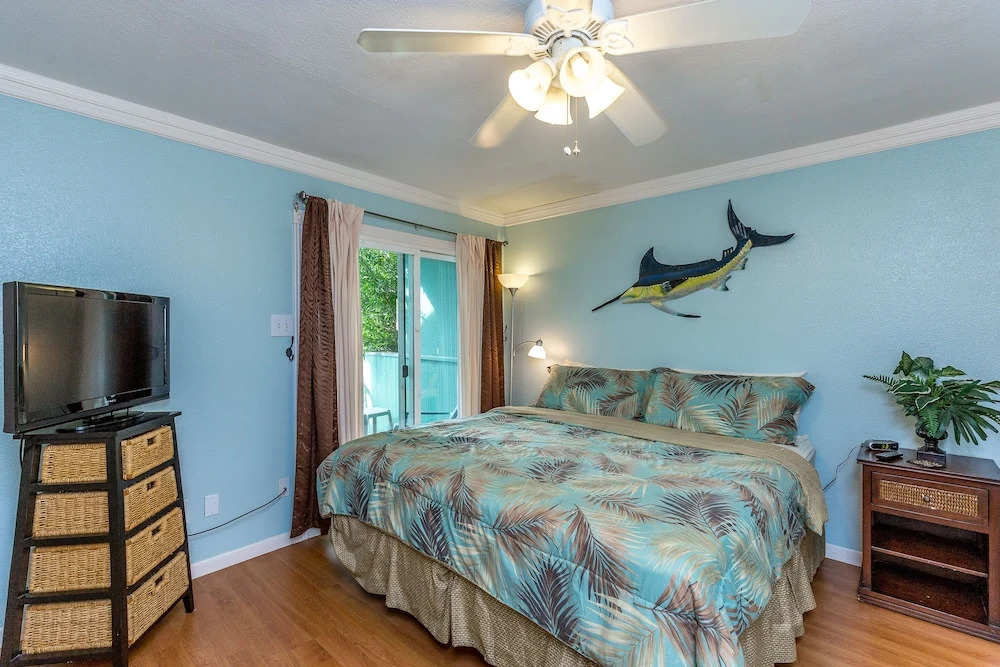 Waterfront 3BR Condo w/ Dock by RedAwning