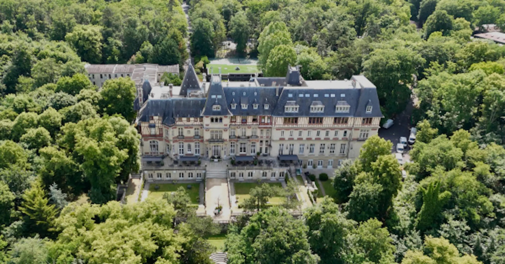 Château Jeanne & The Forest - Château de Montvillargenne