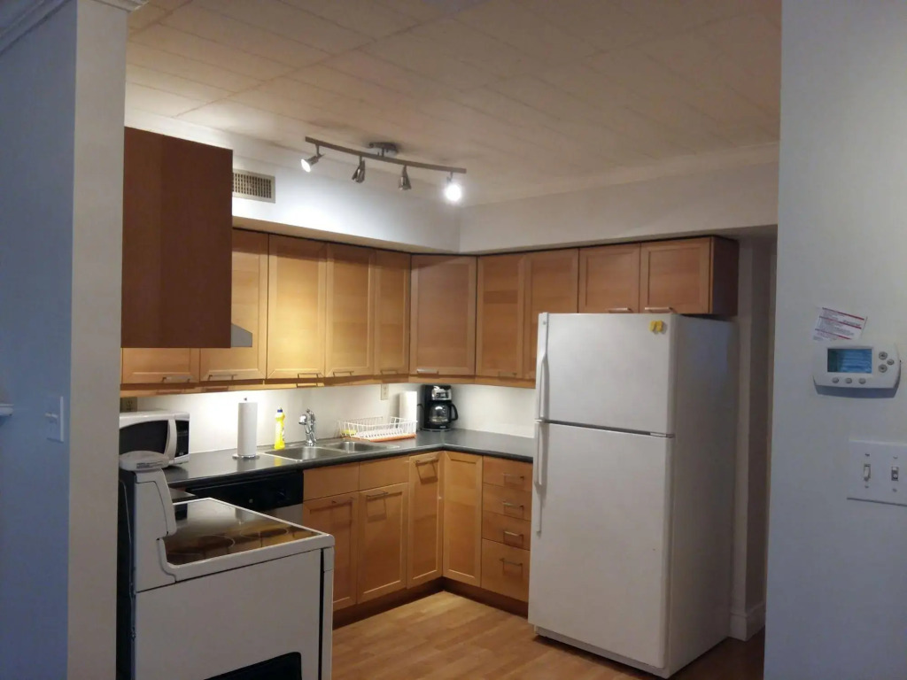 Toronto Furnished Living Pembroke