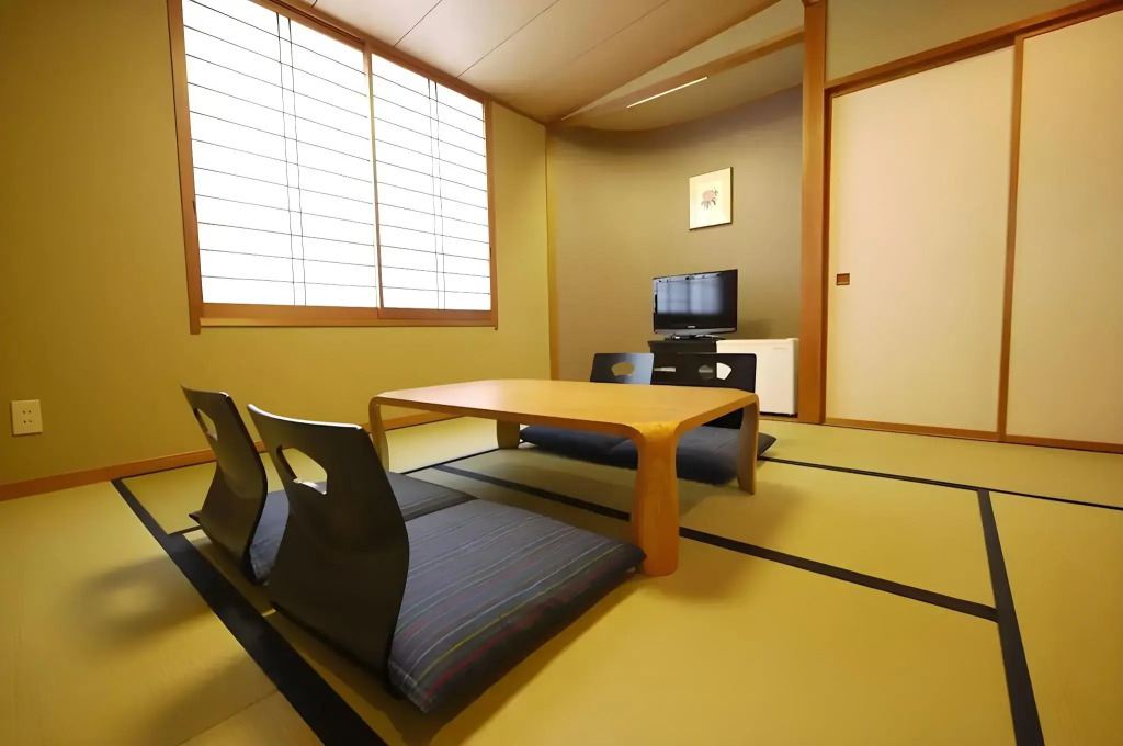 Hotel Route-Inn Seibu Chichibu Ekimae