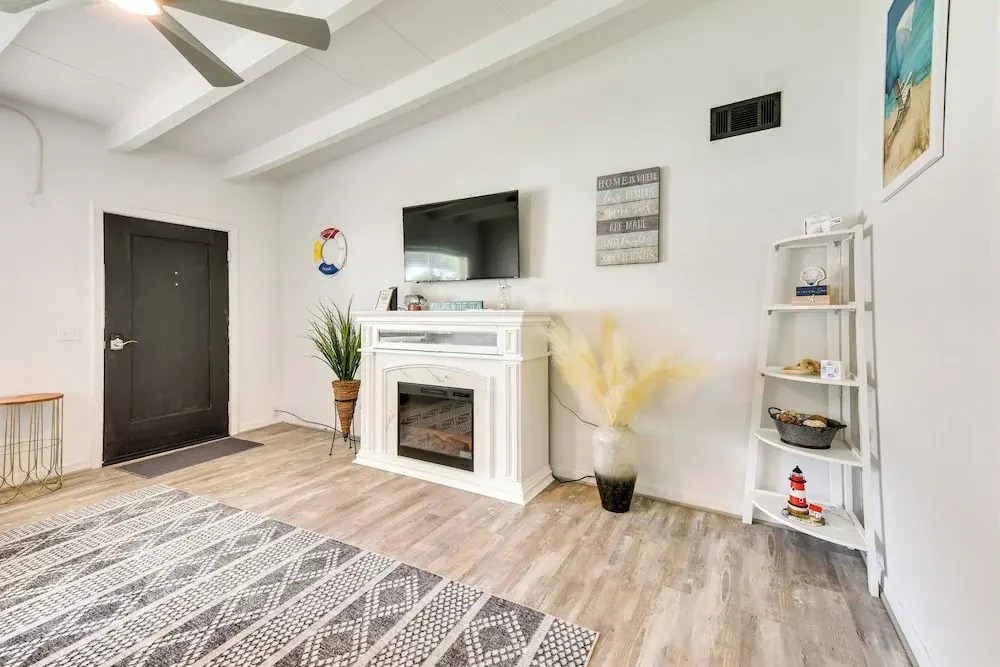 Cozy Fort Walton Beach Escape w/ Private Patio!