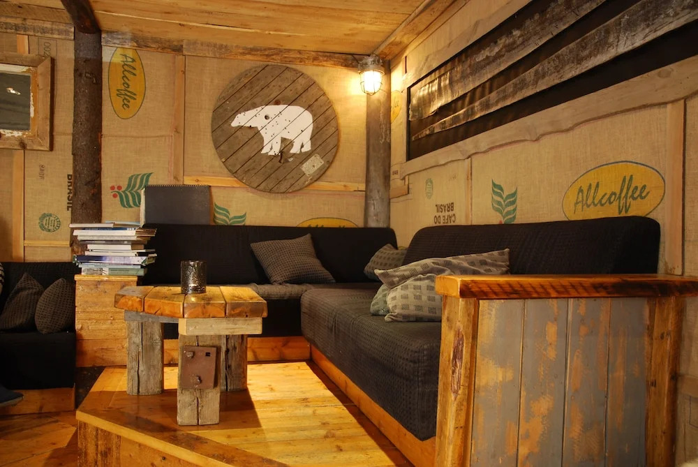 Basecamp Spitsbergen Hotel