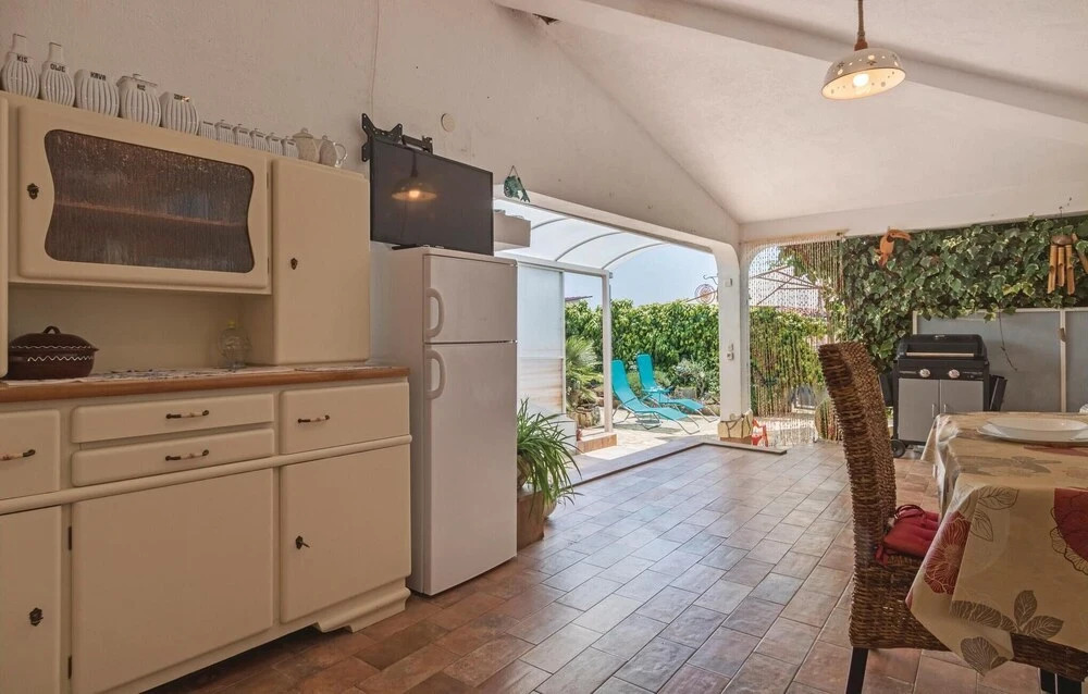 Four-Bedroom Holiday Home In Vodnjan