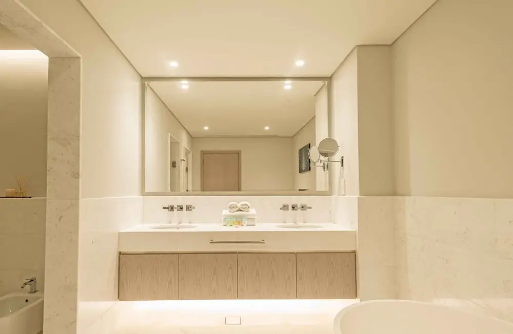 LUX Iconic Views at Palm Tower Suite 4
