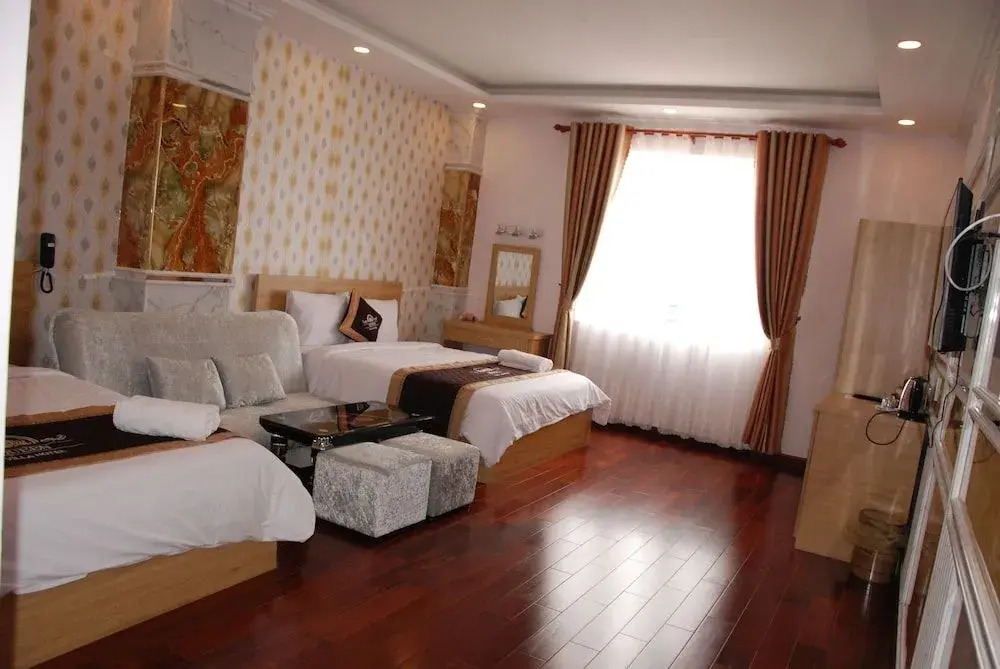 Queen Villa 2 Hotel