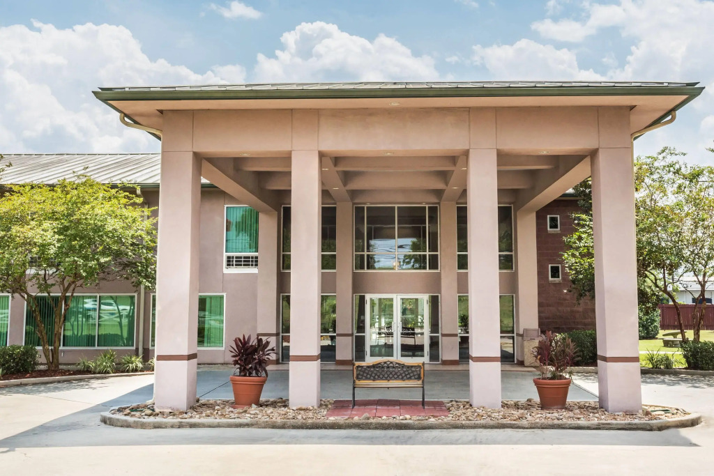 Ramada by Wyndham Luling