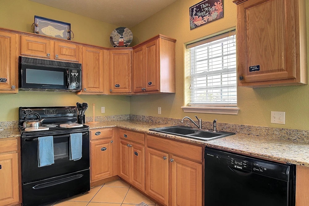 Her Happy Place - 3 Br Townhouse