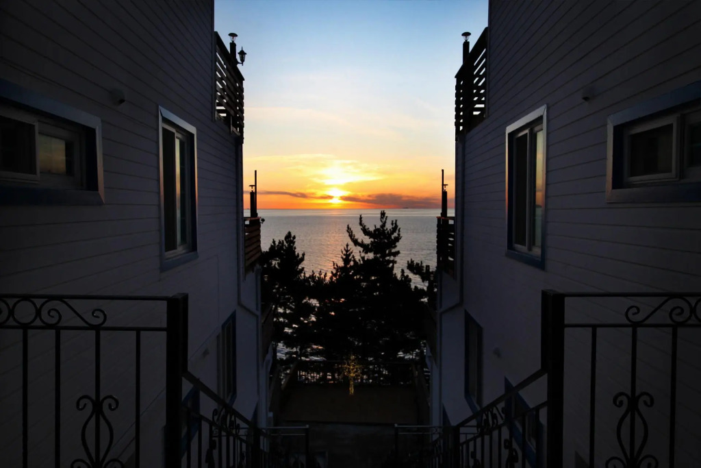 Choongcheong Seocheon Byeolbit Jeongwon Pension