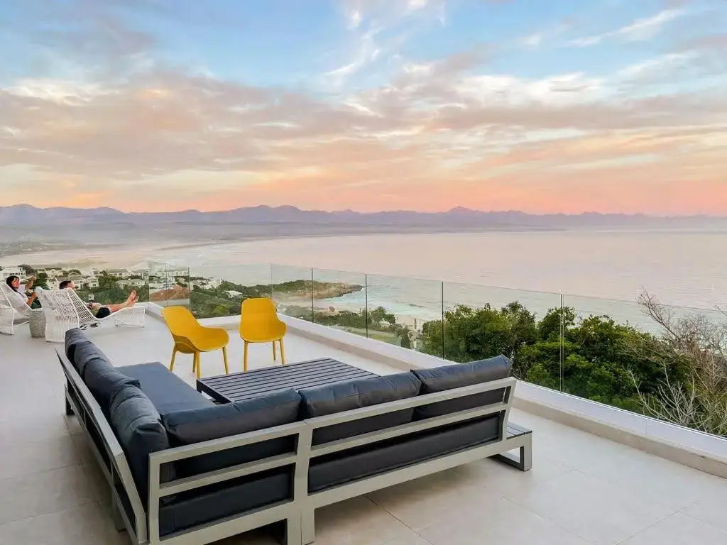 Dizzy Hill Villa with 270° Breathtaking Views. Pool + Patio