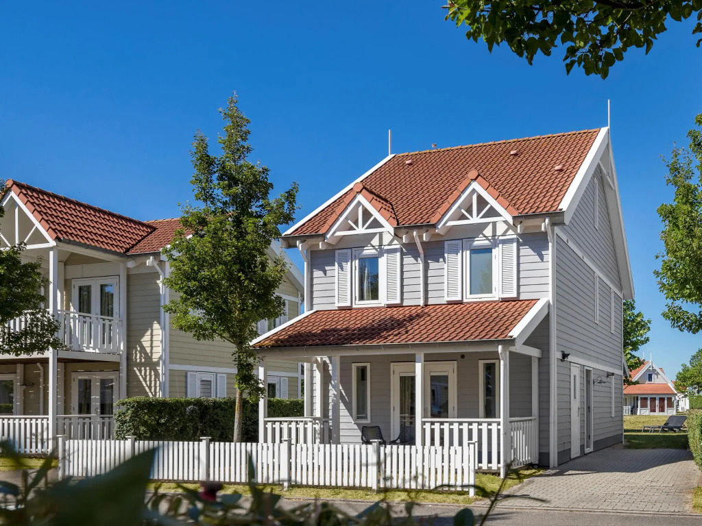 Restyled villa with whirlpool, near the Grevelingen Lake