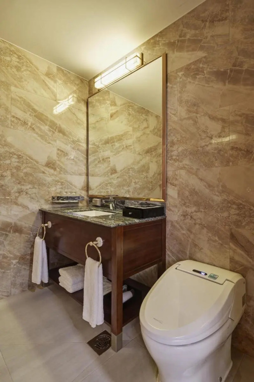 GoldOne Hotel & Suites