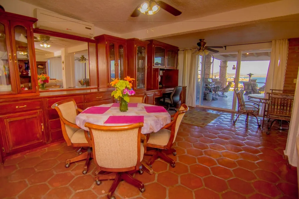 Caracol Peninsula 320 - 3 Br apts