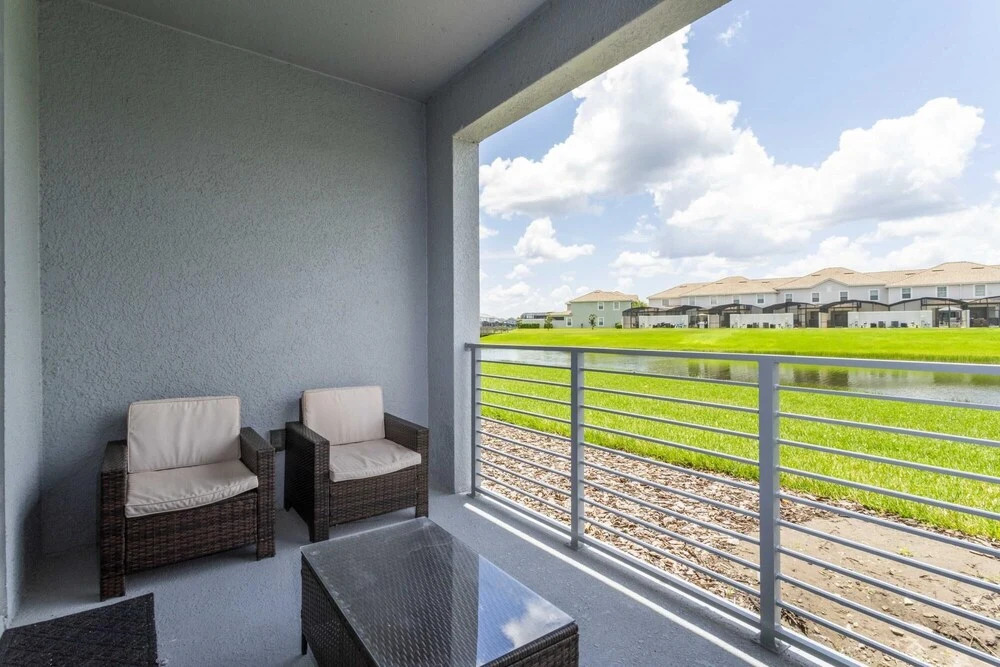 Stunning 2 Bd Apto Close to Disney Storey Lake Resort 105