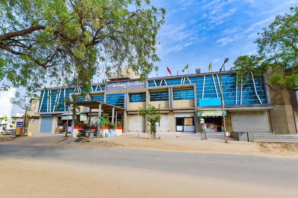 OYO 23289 Hotel Anmol Palace