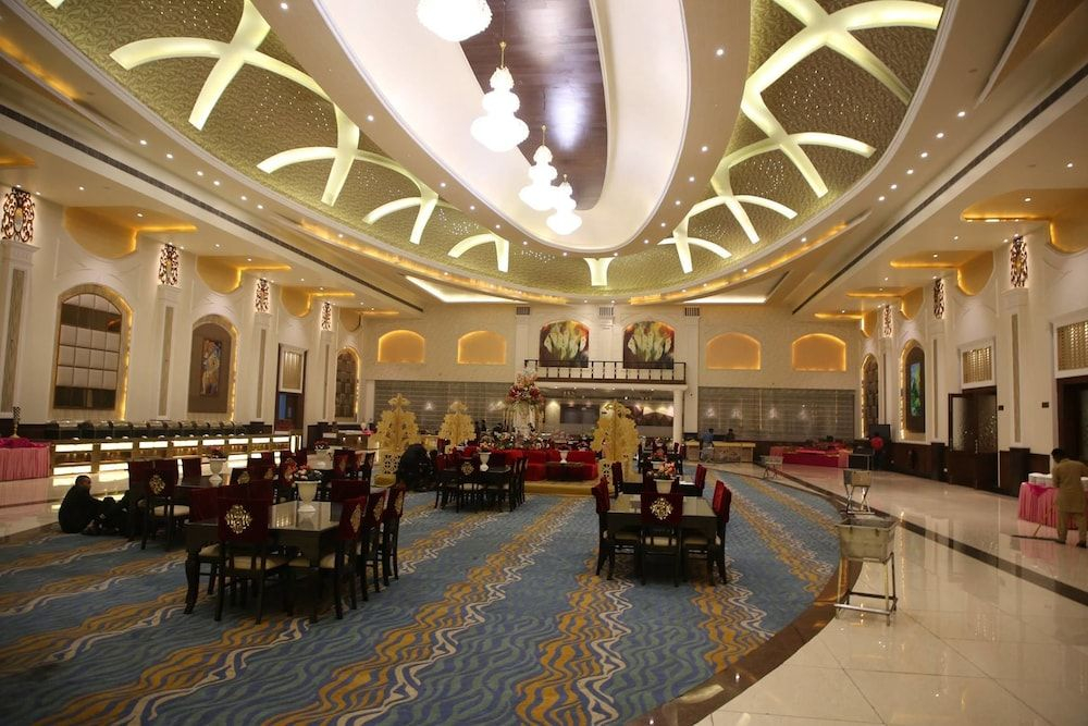 Palmdale Hotel & Resort