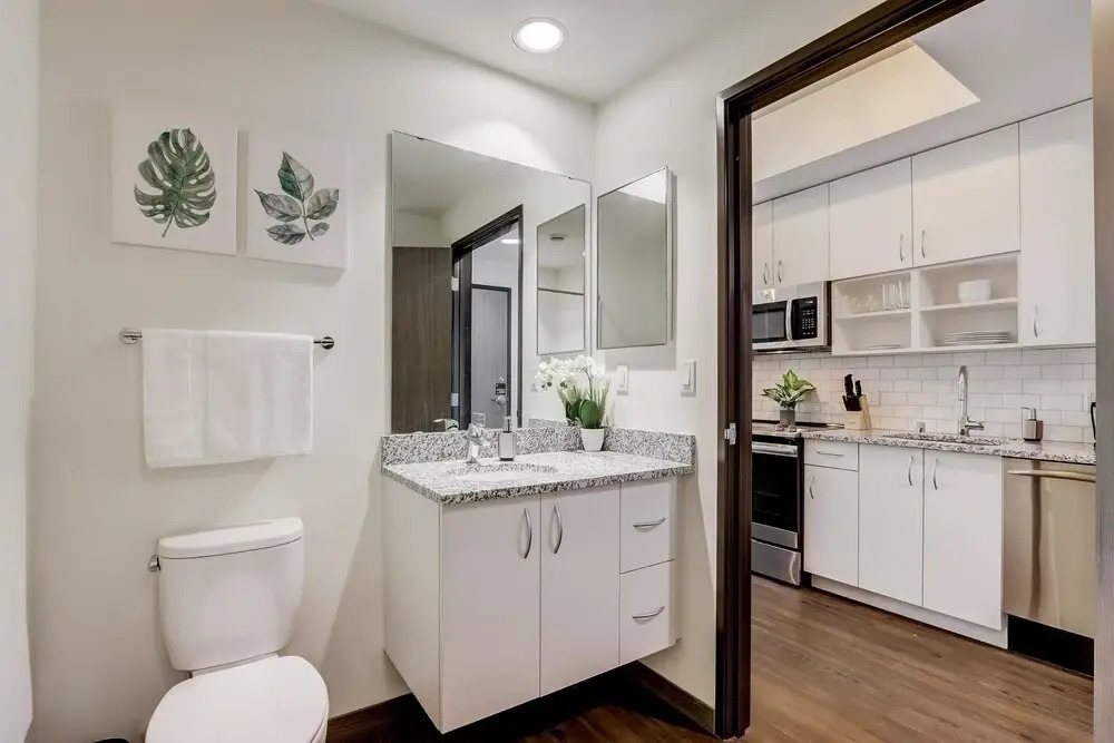 FRONTDESK Urbanite Apts Lower East Side Milwaukee