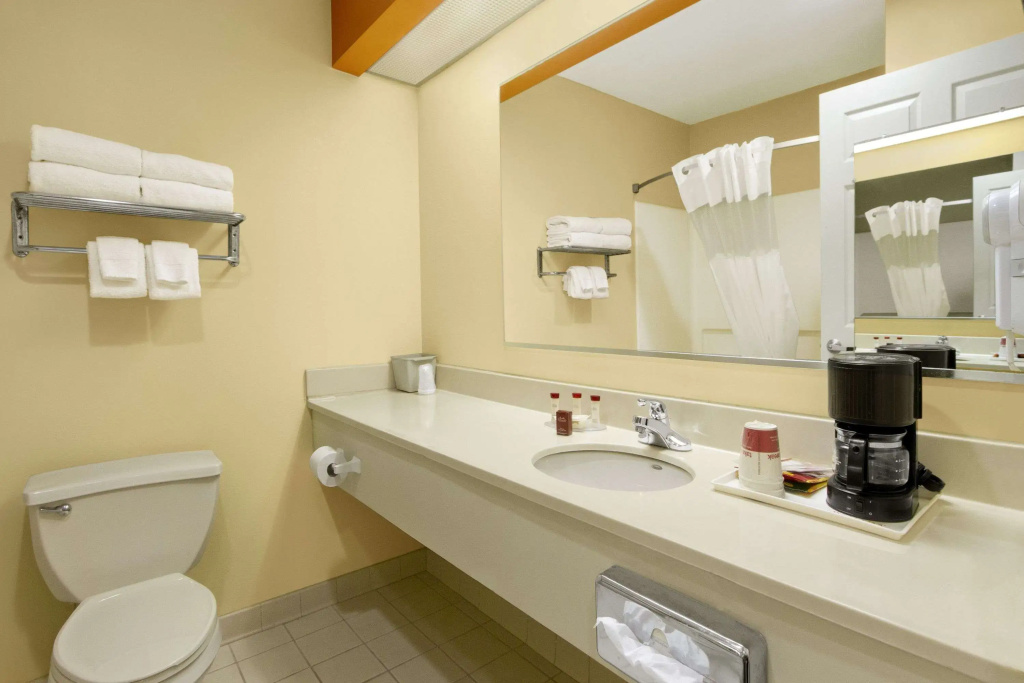 Ramada Limited - Columbia