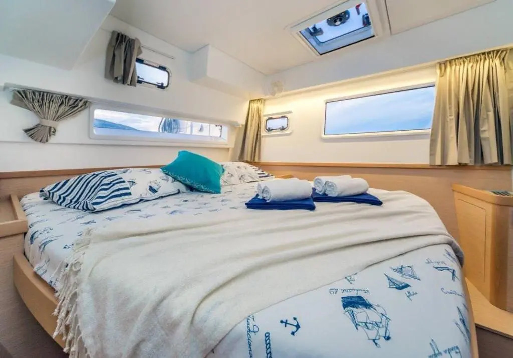 Luxury Catamaran Lagoon 42, AC & GN