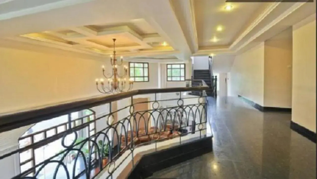 Holiday Hotel