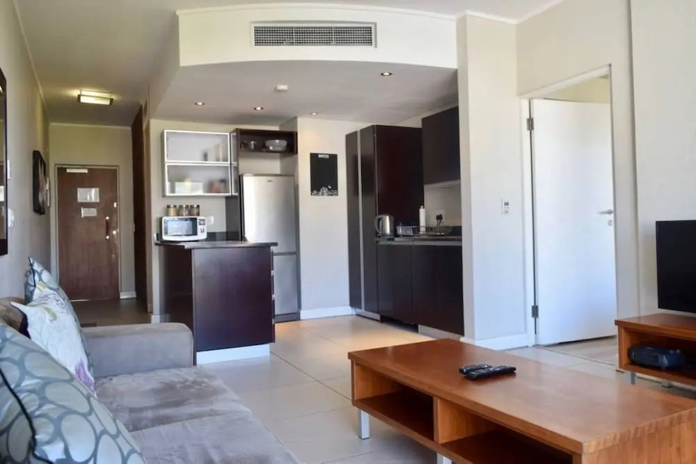 Relaxing 2 Bedroom Rockwell Apartment Suite